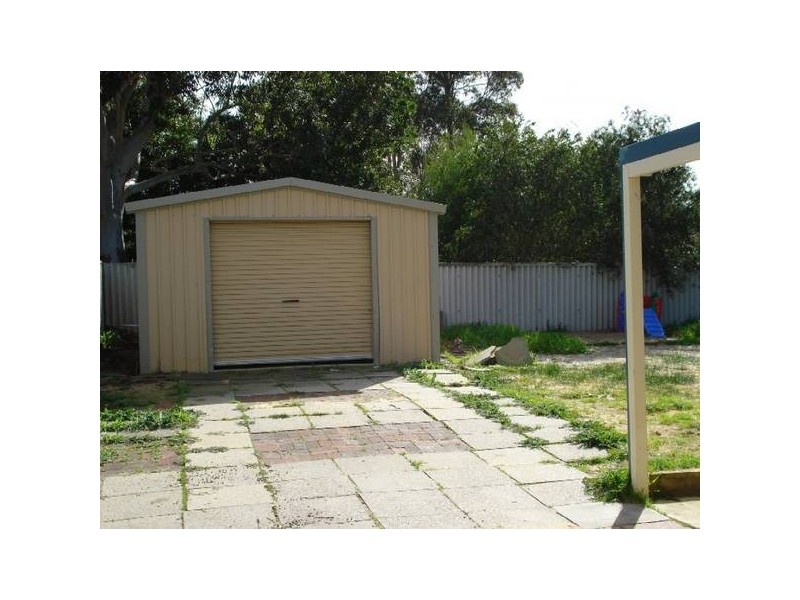 30 Regina Road, Kelmscott WA 6111