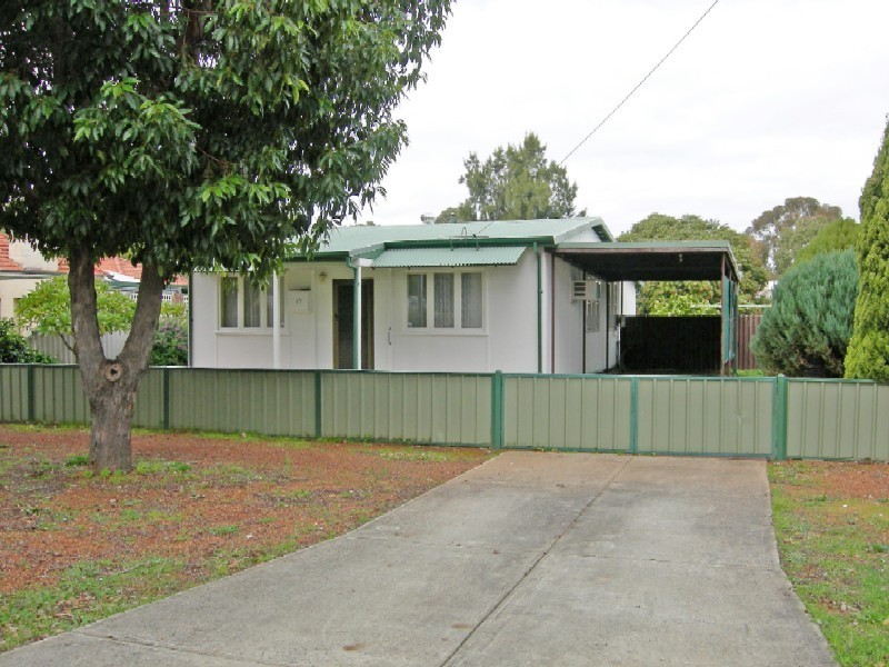 15 Church Street, Kelmscott WA 6111