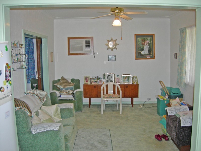 15 Church Street, Kelmscott WA 6111