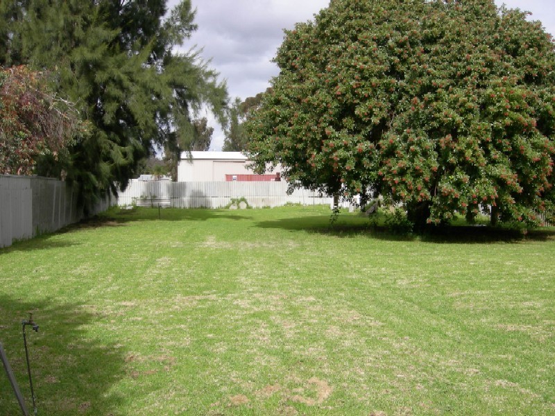 15 Church Street, Kelmscott WA 6111