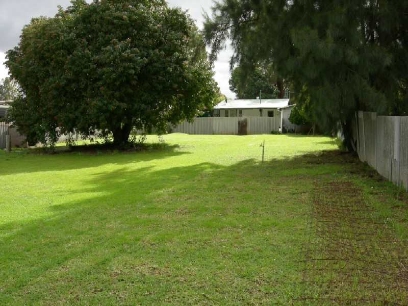 15 Church Street, Kelmscott WA 6111