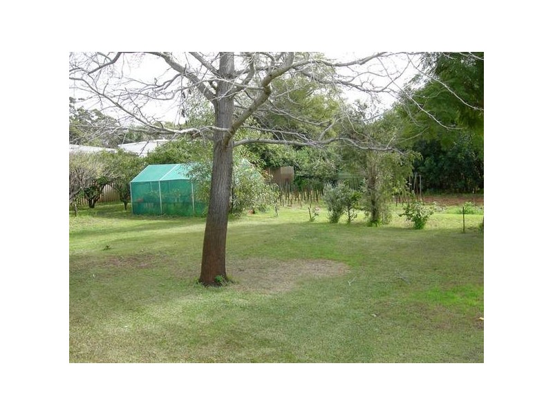 39 Lake Road, Champion Lakes WA 6111