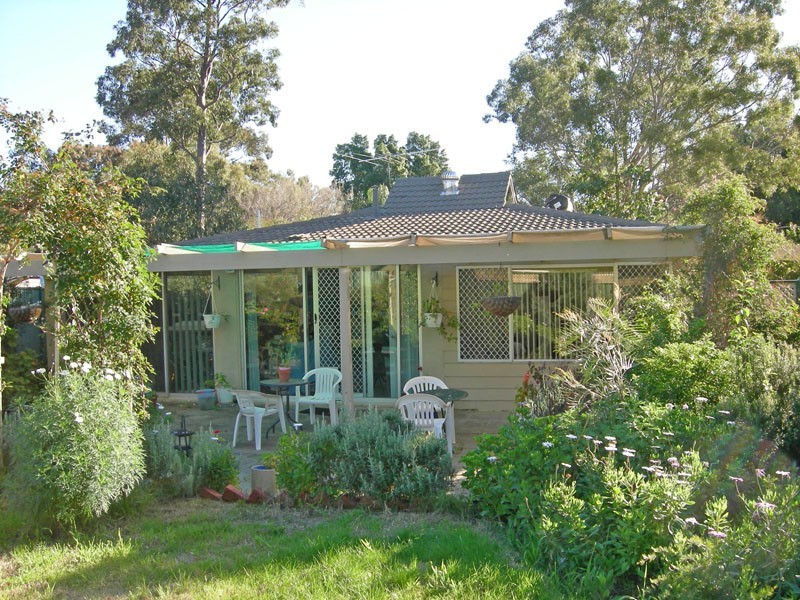 2 Shaw Place, Mount Nasura WA 6112