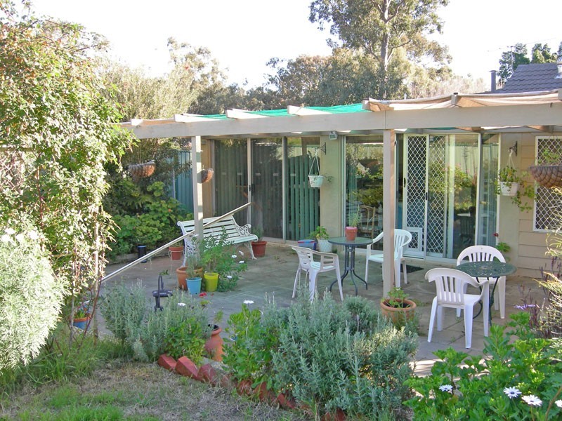 2 Shaw Place, Mount Nasura WA 6112
