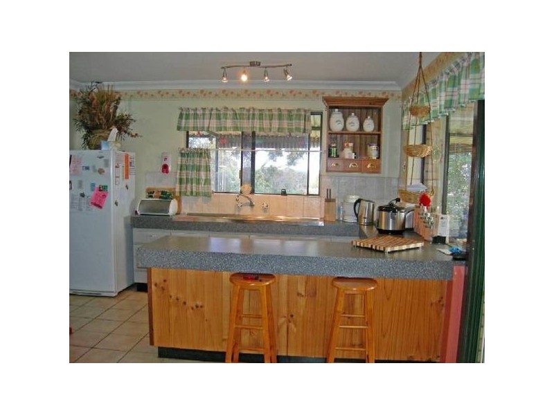 46 Derry Avenue, Mount Nasura WA 6112