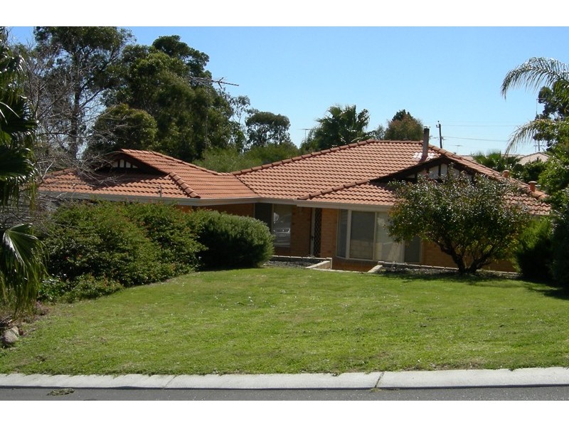 16 Nash Street, Kelmscott WA 6111