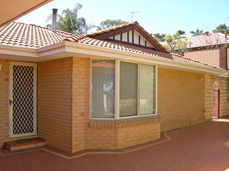 16 Nash Street, Kelmscott WA 6111