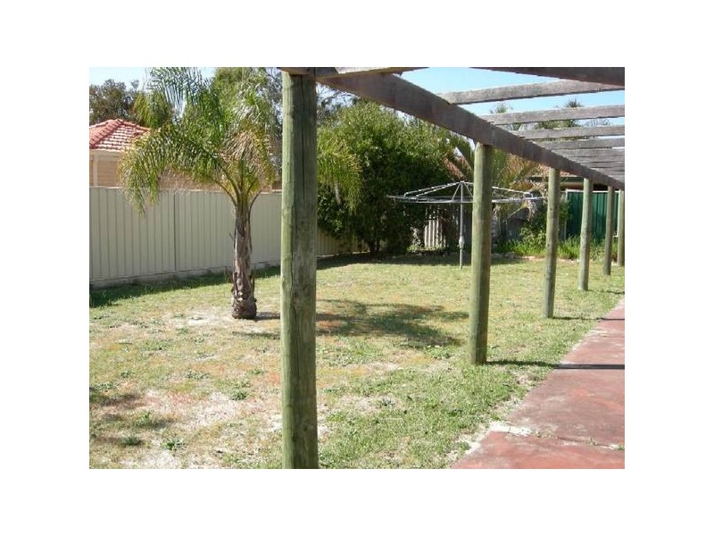 4 Adams Court, Kelmscott WA 6111