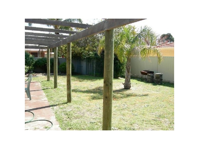 4 Adams Court, Kelmscott WA 6111