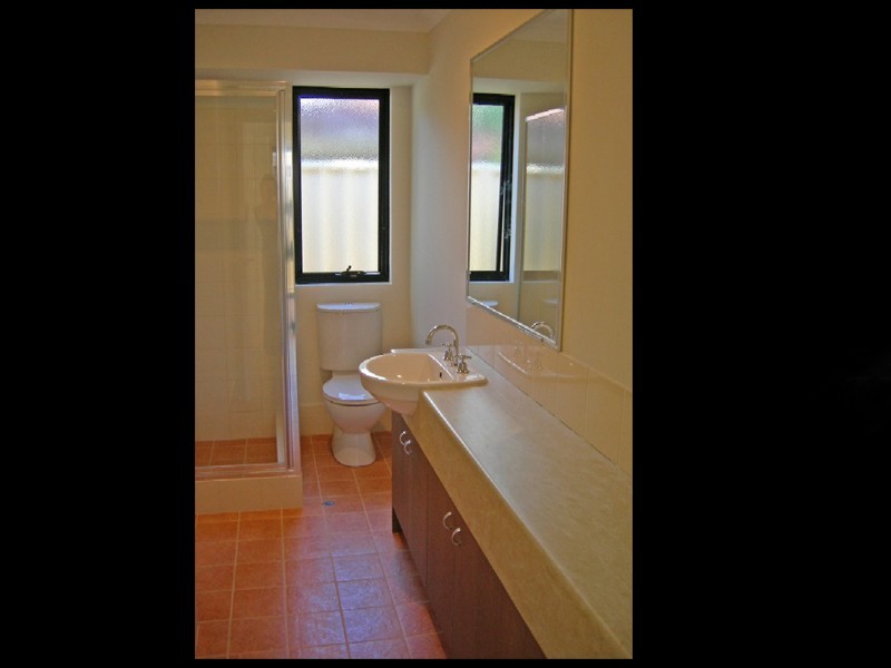 2/128 Westfield Rd, Kelmscott WA 6111