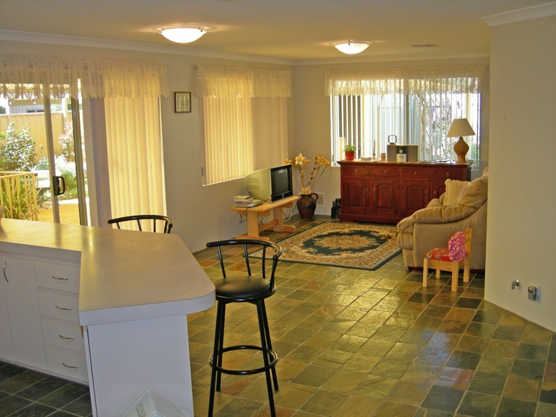 12 Morgan Road, Seville Grove WA 6112