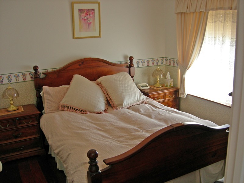 12 Morgan Road, Seville Grove WA 6112