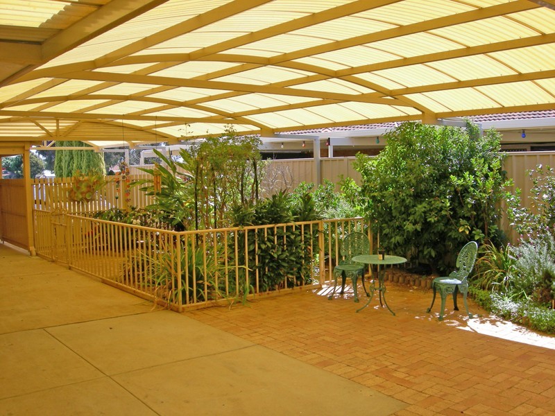 12 Morgan Road, Seville Grove WA 6112