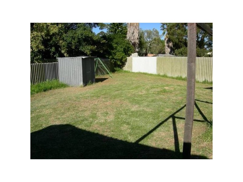 10 Ikara Place, Armadale WA 6112