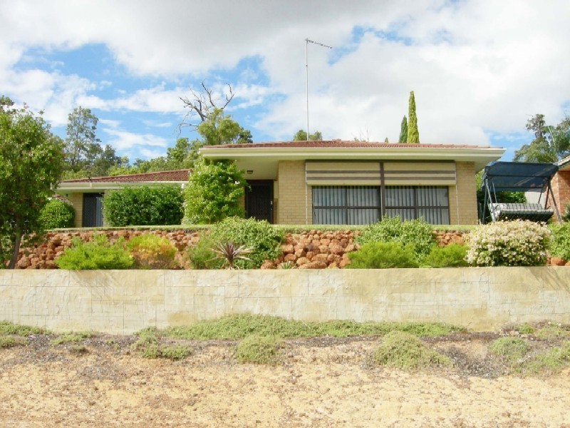 50 Ashley Drive, Kelmscott WA 6111