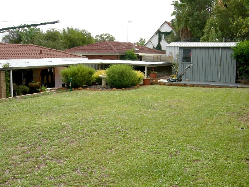 50 Ashley Drive, Kelmscott WA 6111
