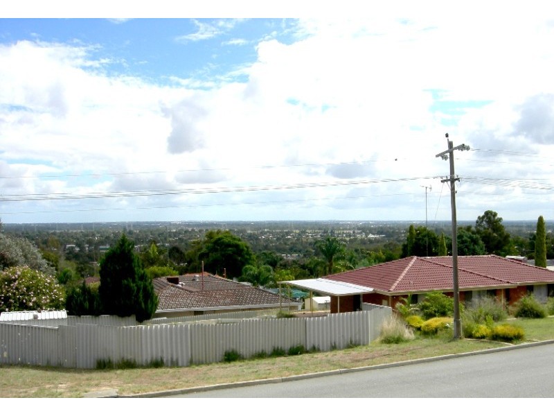 50 Ashley Drive, Kelmscott WA 6111