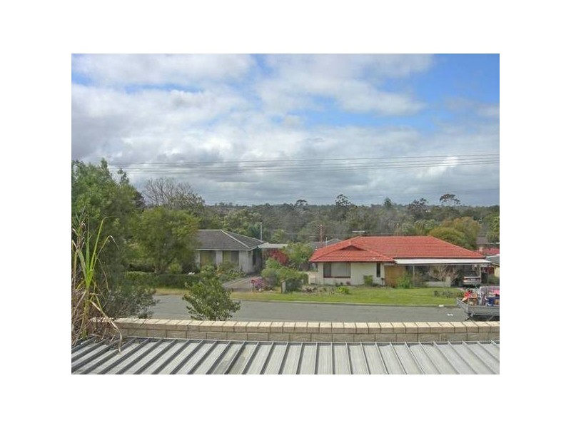 8 Maydwell Way, Calista WA 6167