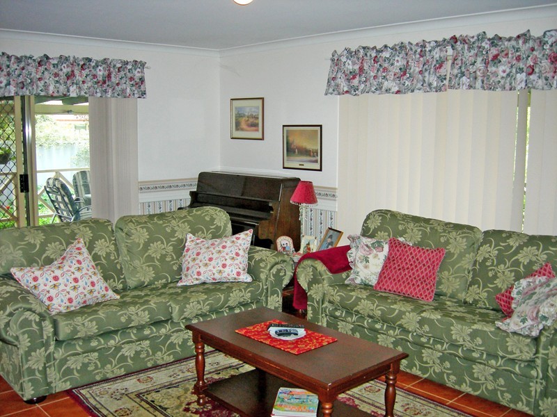 4 Clyde Place, Camillo WA 6111