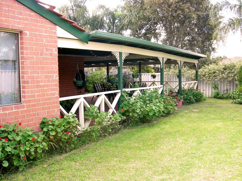 4 Clyde Place, Camillo WA 6111