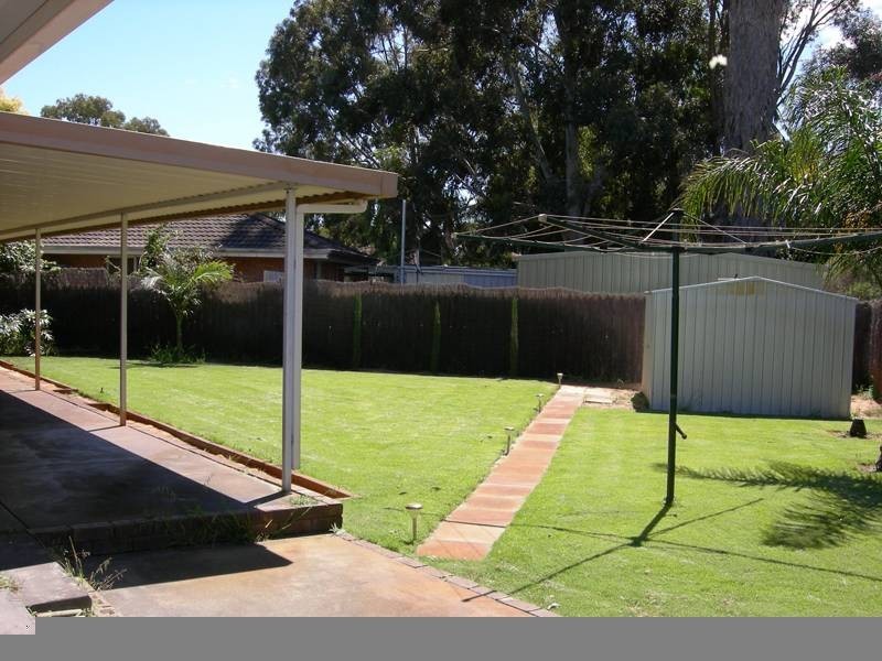 2 Ainsley Court, Camillo WA 6111
