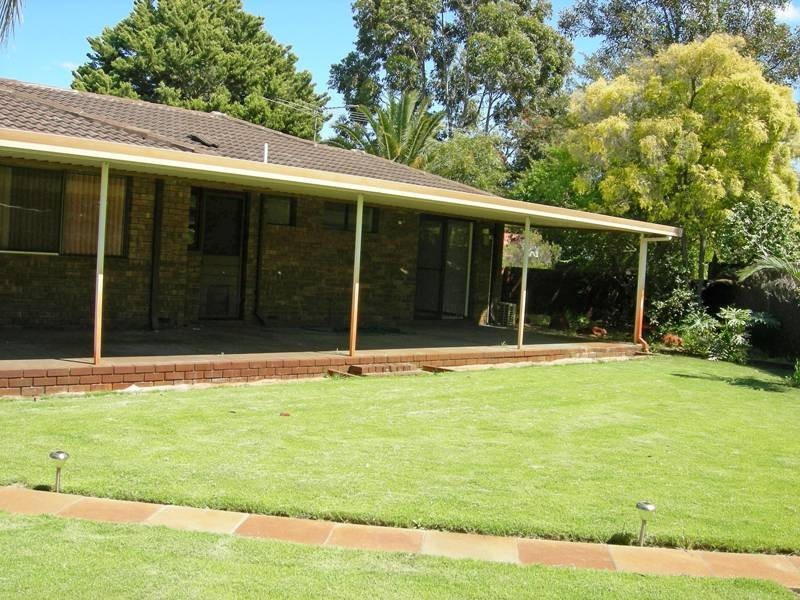 2 Ainsley Court, Camillo WA 6111