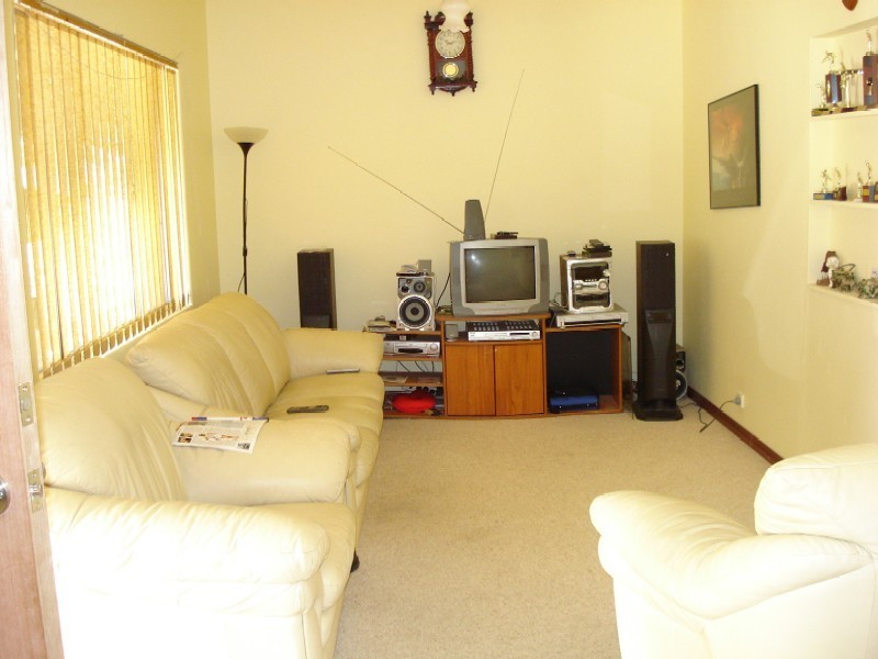 15 Parker Avenue, Mount Nasura WA 6112