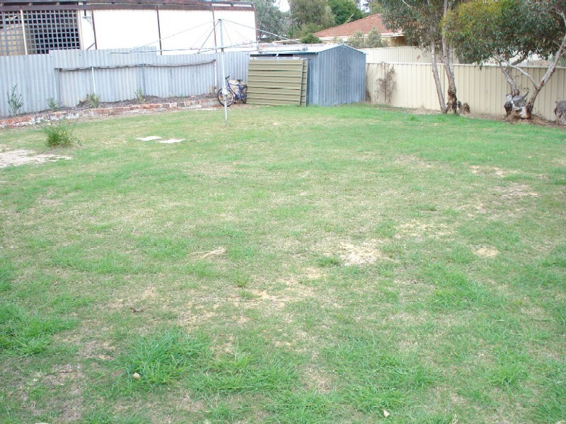 15 Parker Avenue, Mount Nasura WA 6112