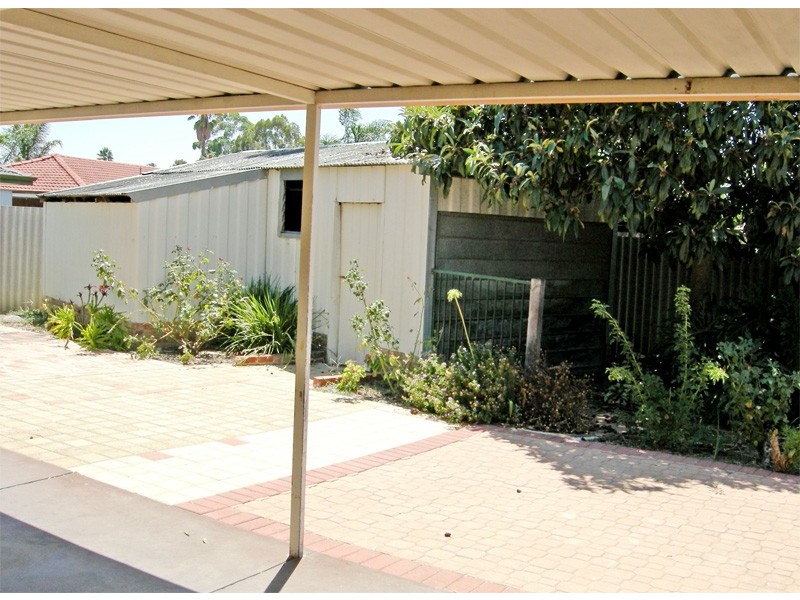 30 Cordelia Rd, Armadale WA 6112