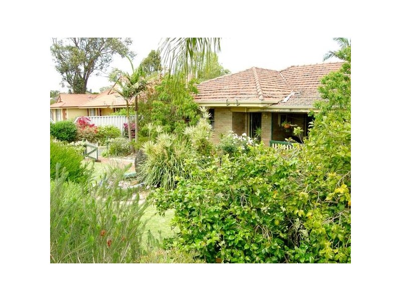 367 Railway Avenue, Armadale WA 6112