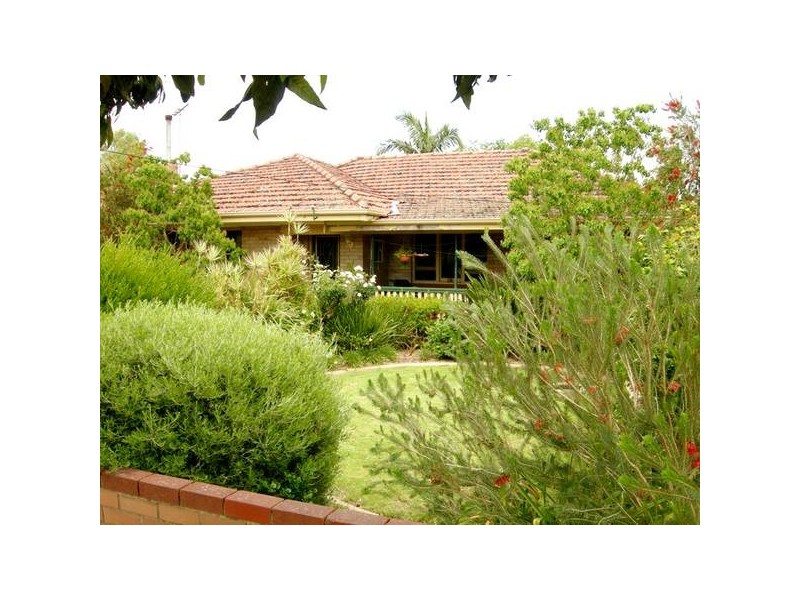 367 Railway Avenue, Armadale WA 6112