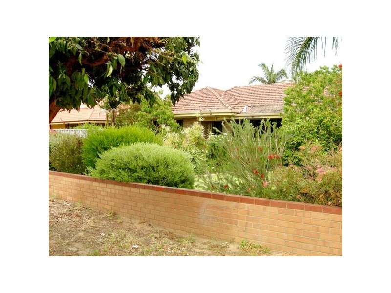 367 Railway Avenue, Armadale WA 6112