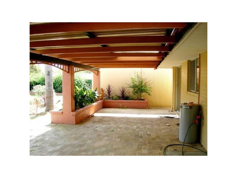 1 Tara Way, Kelmscott WA 6111