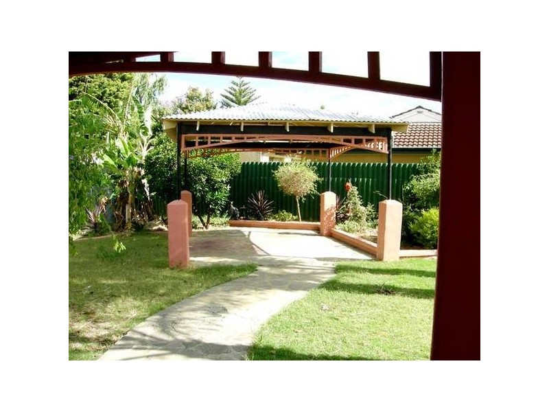 1 Tara Way, Kelmscott WA 6111