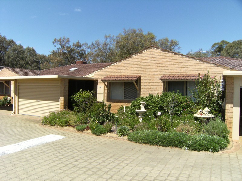 18/4 Page Road, Kelmscott WA 6111