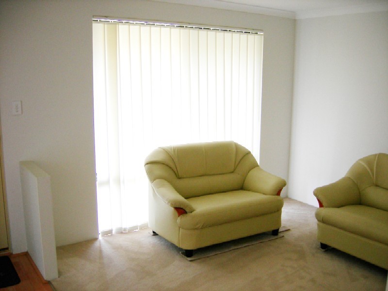 228 Seville Drive, Seville Grove WA 6112