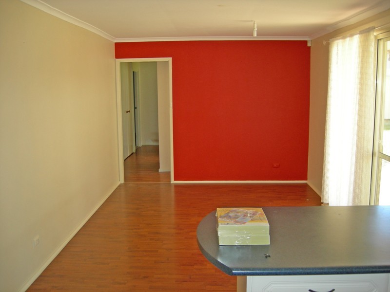 10 Brookside Avenue, Kelmscott WA 6111