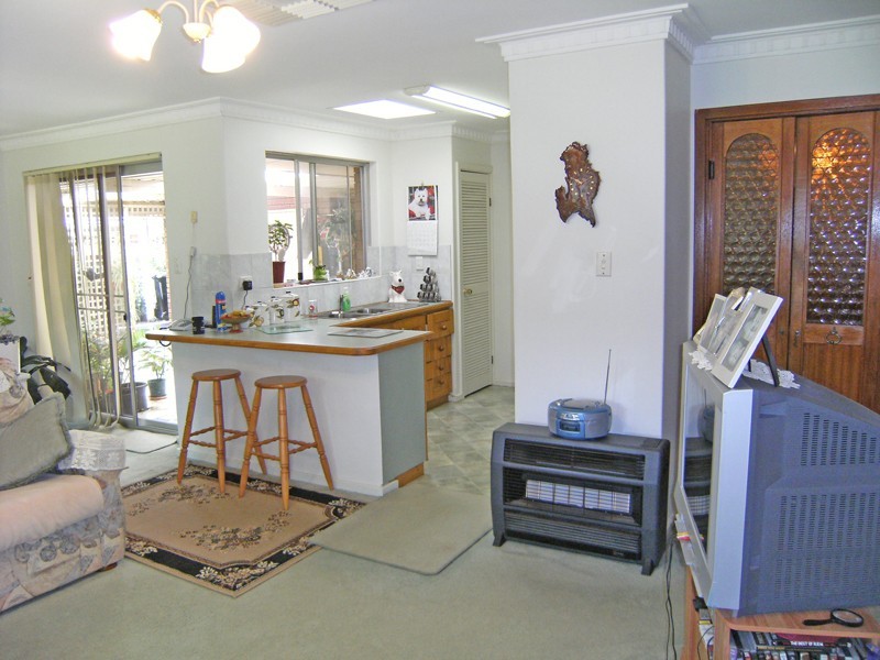 4 Wright Place, Kelmscott WA 6111