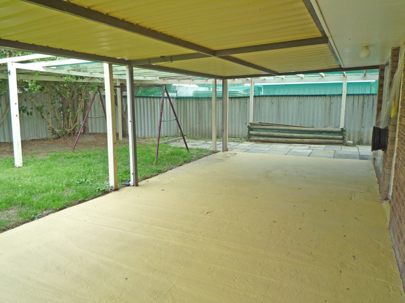 16 Felicia Place, Camillo WA 6111