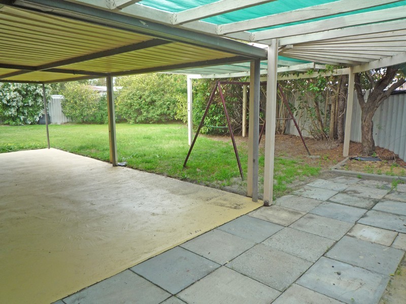 16 Felicia Place, Camillo WA 6111
