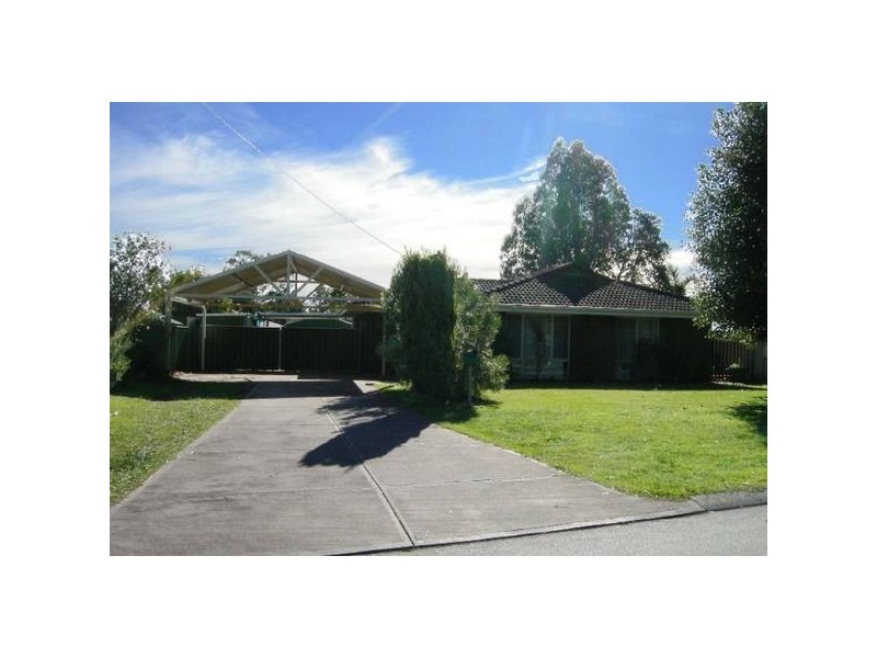 4 Harlow Crt, Camillo WA 6111