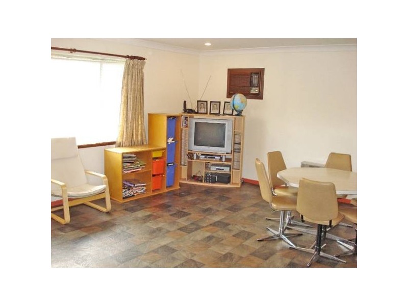 4 Harlow Crt, Camillo WA 6111