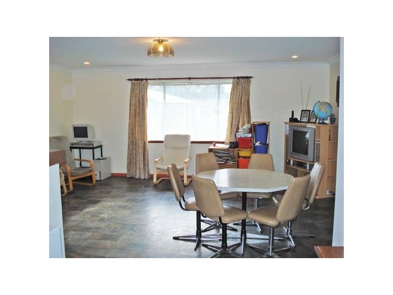 4 Harlow Crt, Camillo WA 6111