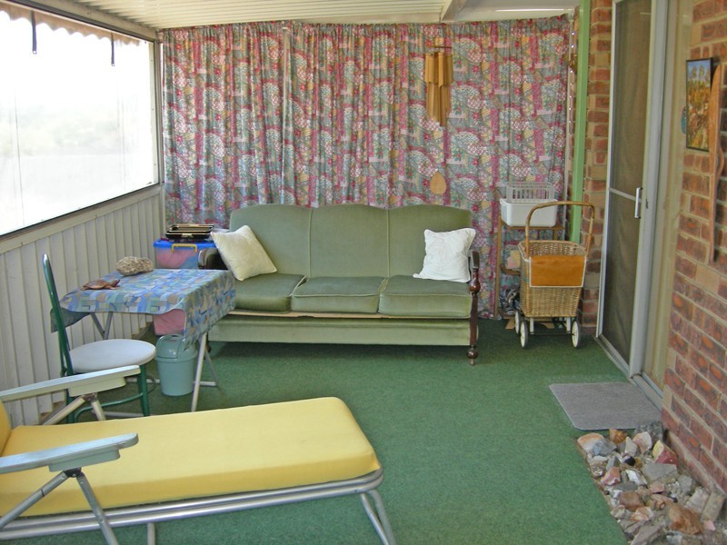 8 Galliers Avenue, Armadale WA 6112