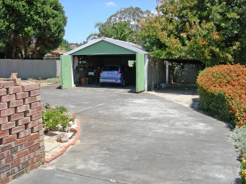 8 Galliers Avenue, Armadale WA 6112