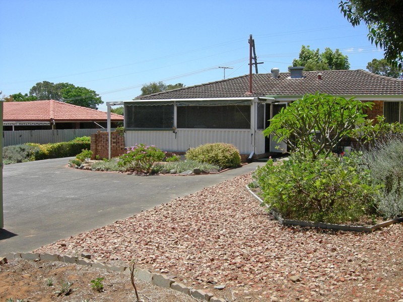 8 Galliers Avenue, Armadale WA 6112