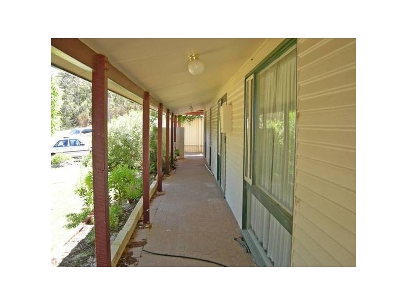 10 Brookside Avenue, Kelmscott WA 6111