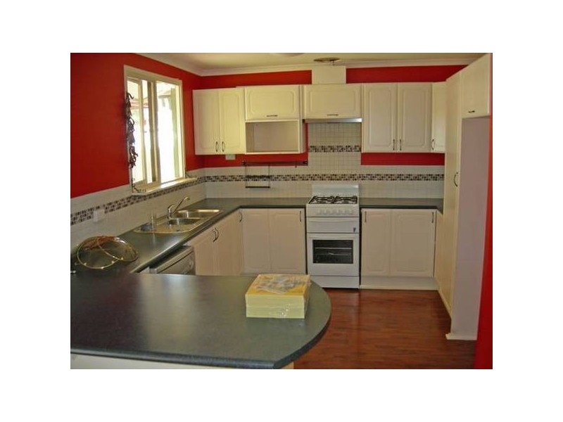 10 Brookside Avenue, Kelmscott WA 6111