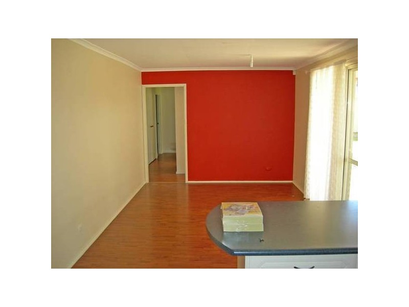 10 Brookside Avenue, Kelmscott WA 6111