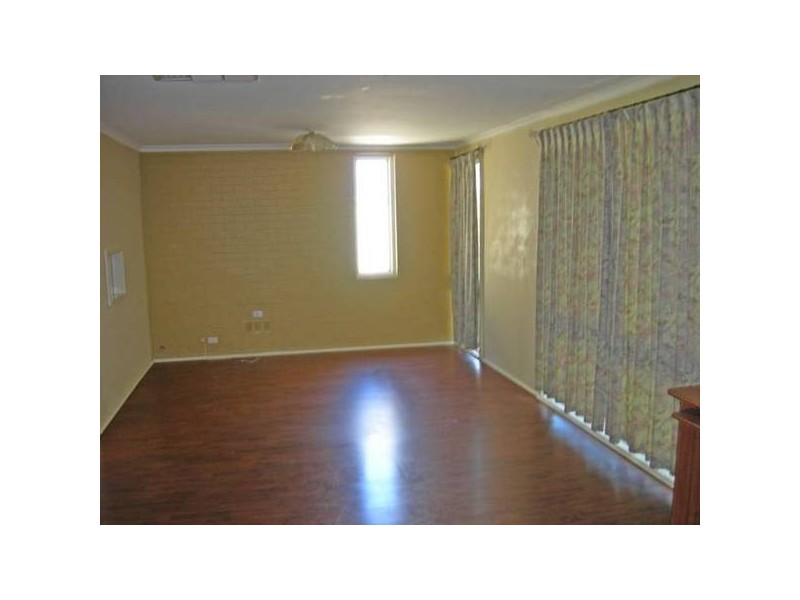 10 Brookside Avenue, Kelmscott WA 6111